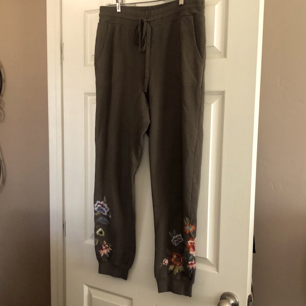 Johnny Was Renata French Terry Embroidered Joggers